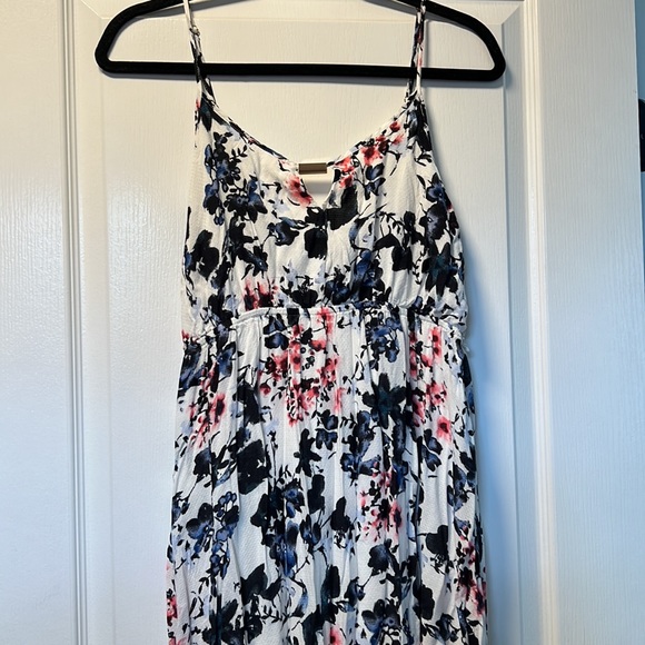 Gorgeous Maternity Sundress - M - Picture 4 of 13